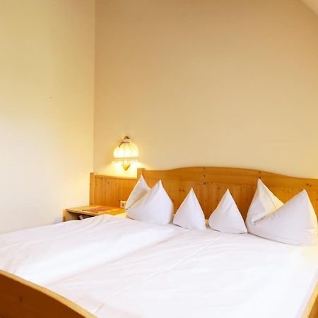 Hotel Gasthof Zur Post Wolfegg Buitenkant foto