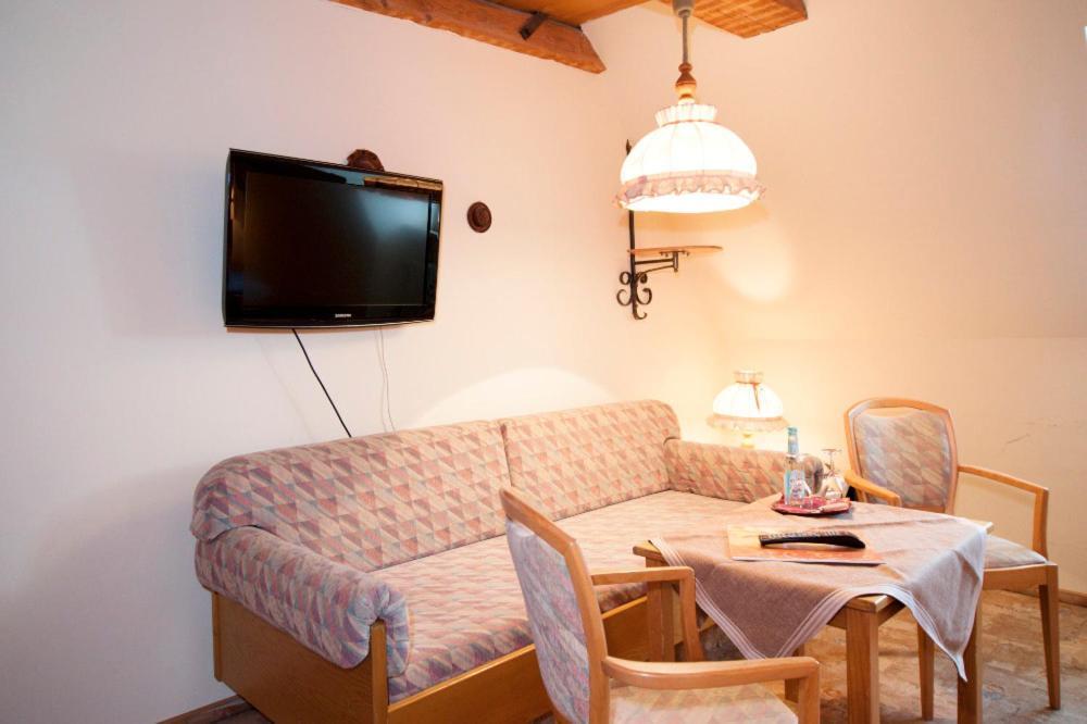 Hotel Gasthof Zur Post Wolfegg Buitenkant foto