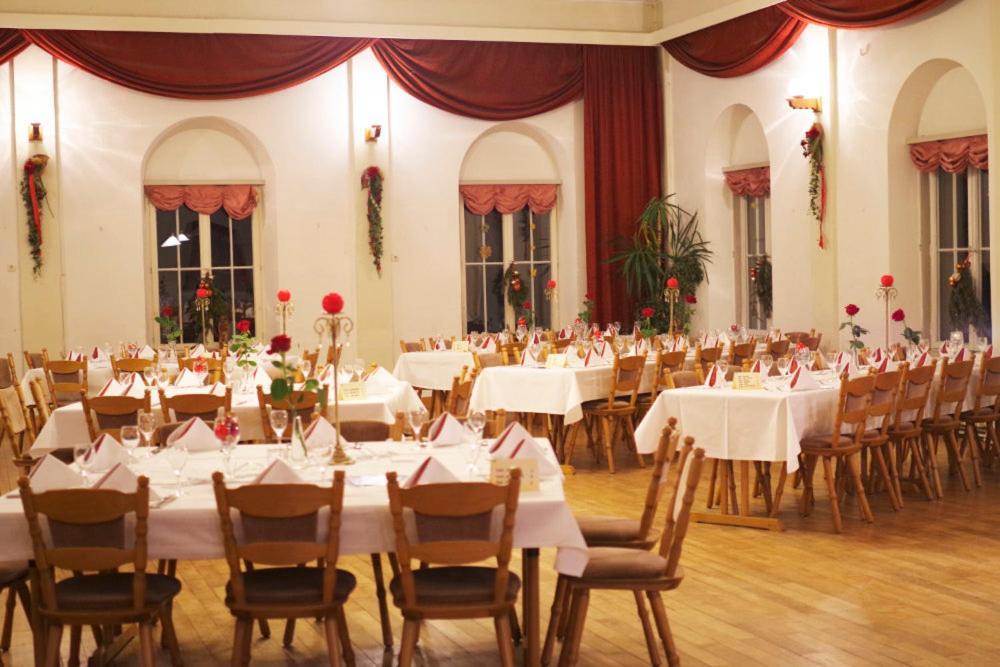 Hotel Gasthof Zur Post Wolfegg Buitenkant foto