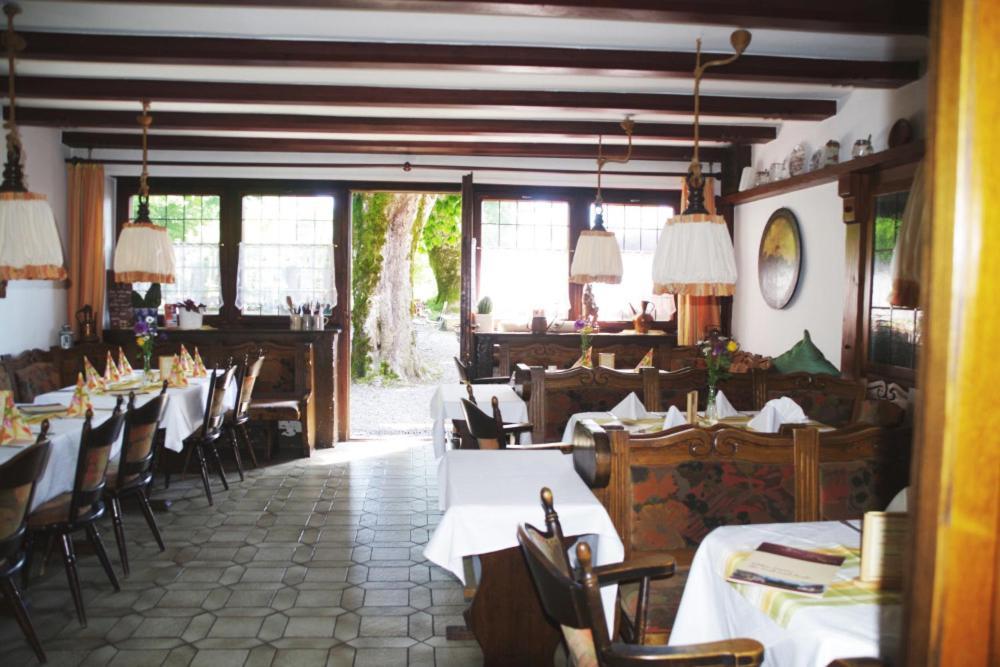 Hotel Gasthof Zur Post Wolfegg Buitenkant foto