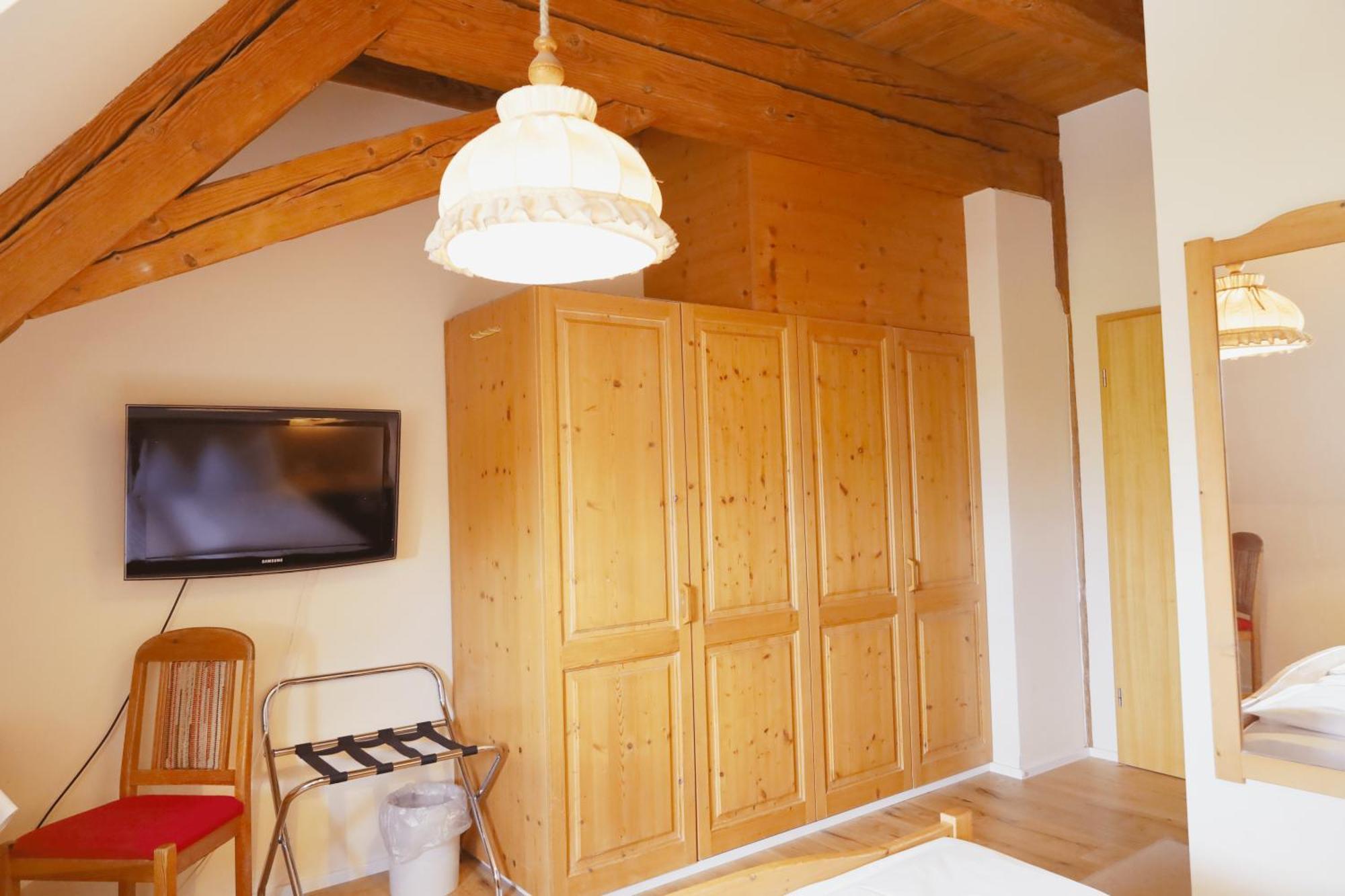 Hotel Gasthof Zur Post Wolfegg Buitenkant foto