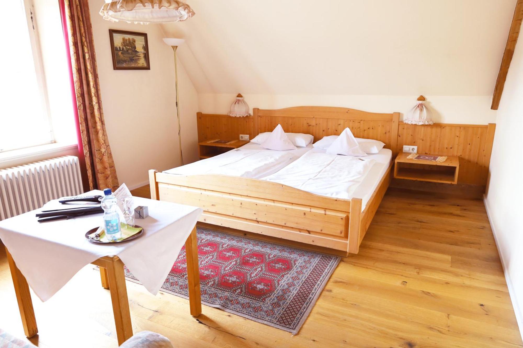 Hotel Gasthof Zur Post Wolfegg Buitenkant foto