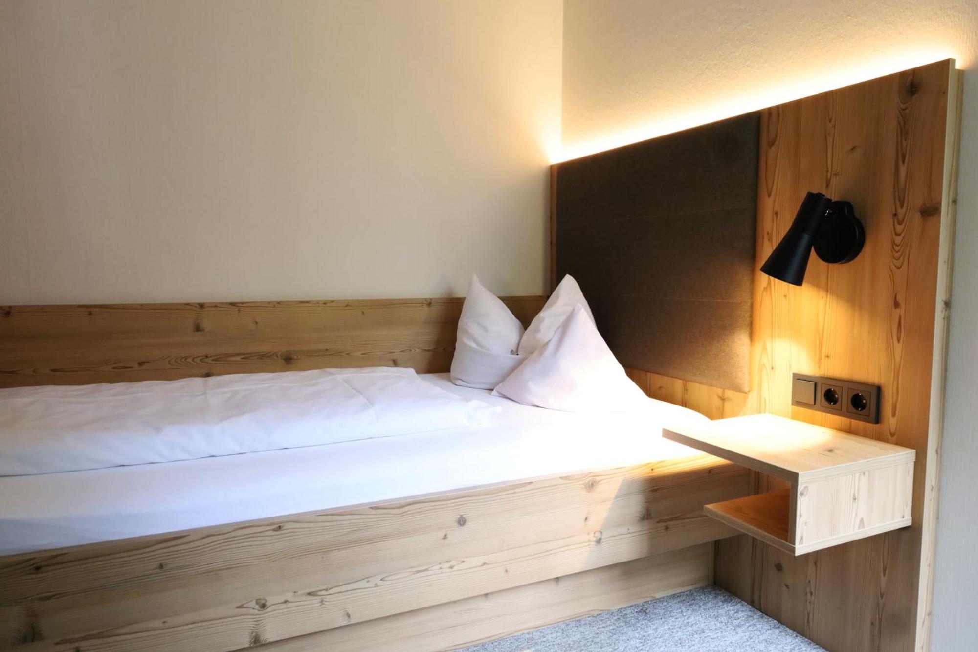 Hotel Gasthof Zur Post Wolfegg Buitenkant foto