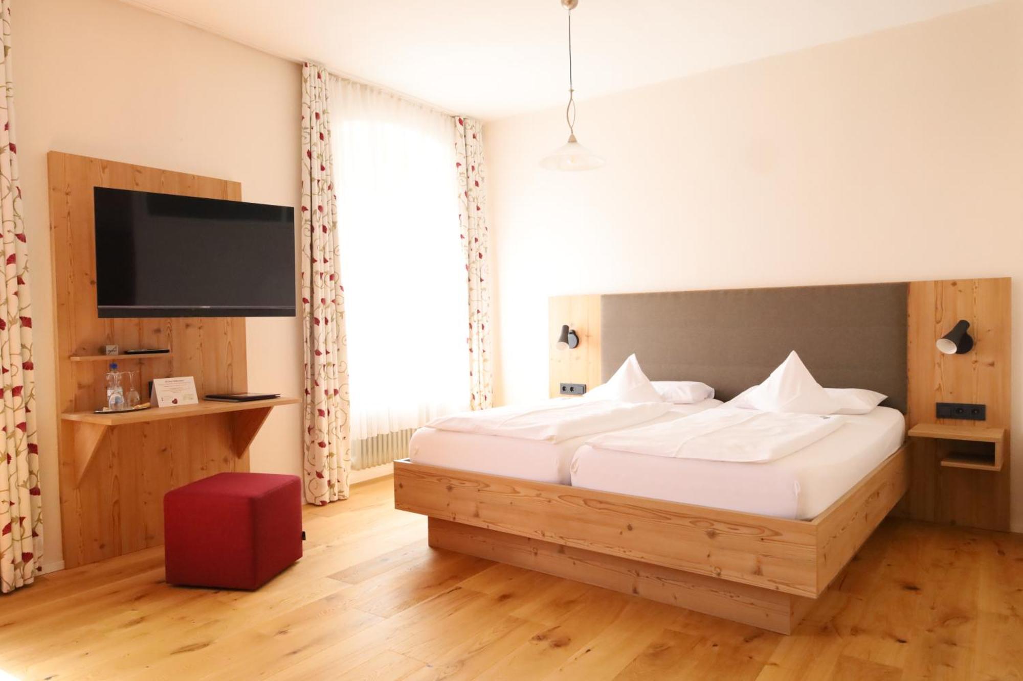 Hotel Gasthof Zur Post Wolfegg Buitenkant foto