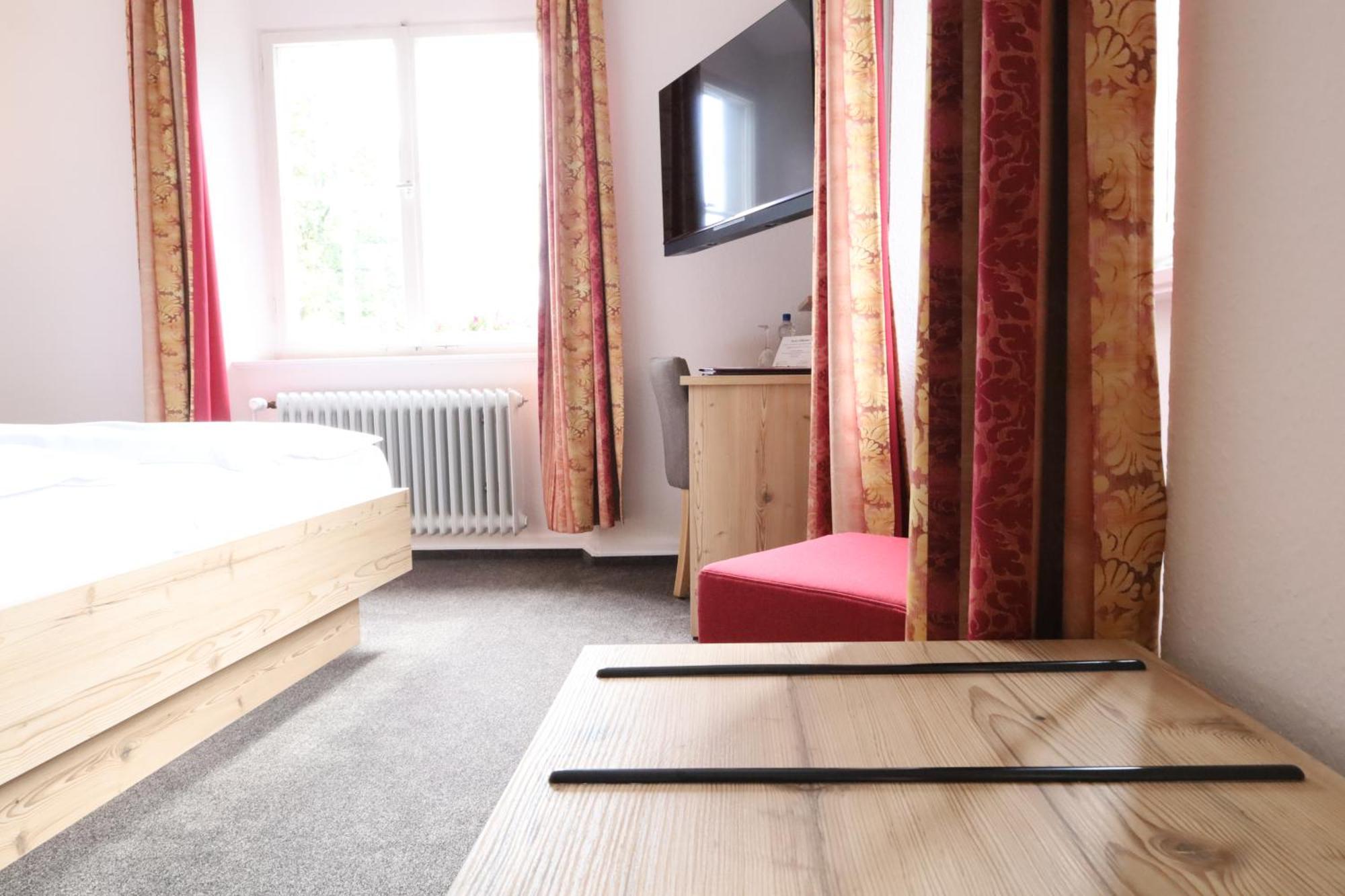 Hotel Gasthof Zur Post Wolfegg Buitenkant foto