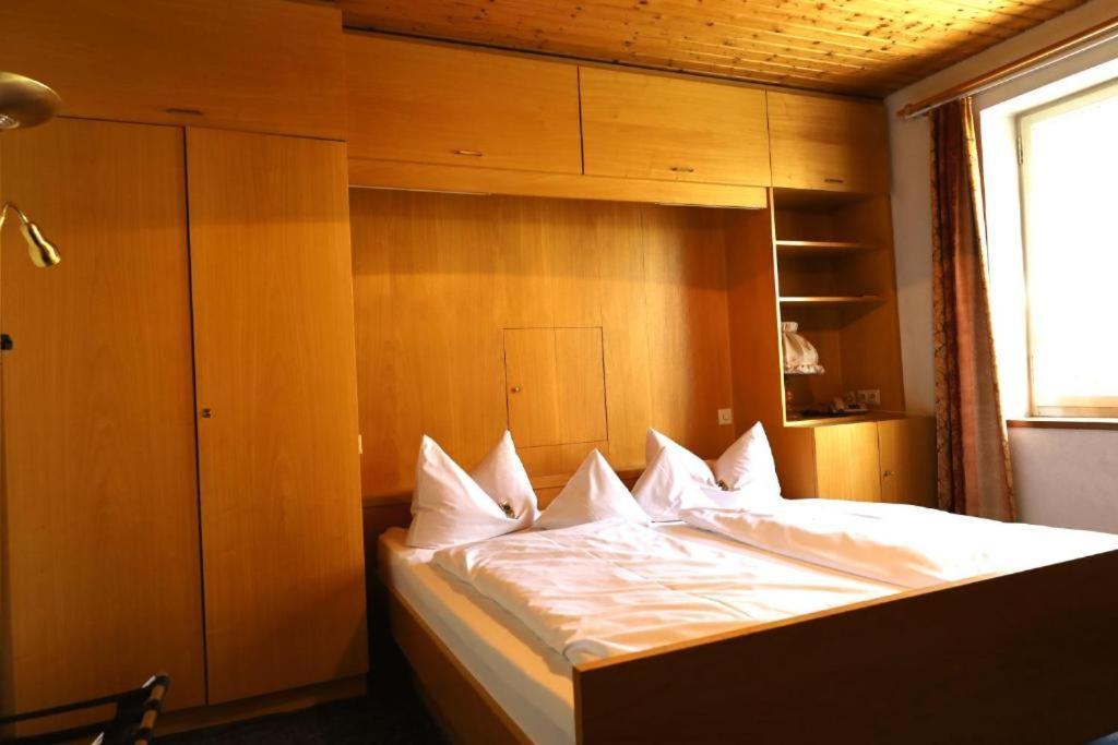 Hotel Gasthof Zur Post Wolfegg Buitenkant foto