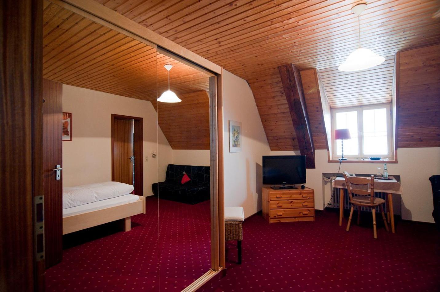 Hotel Gasthof Zur Post Wolfegg Buitenkant foto