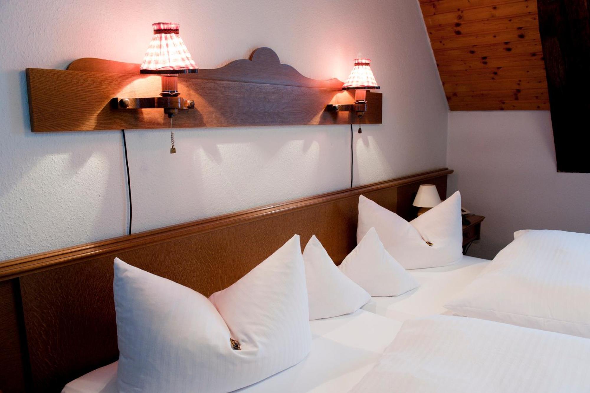 Hotel Gasthof Zur Post Wolfegg Buitenkant foto