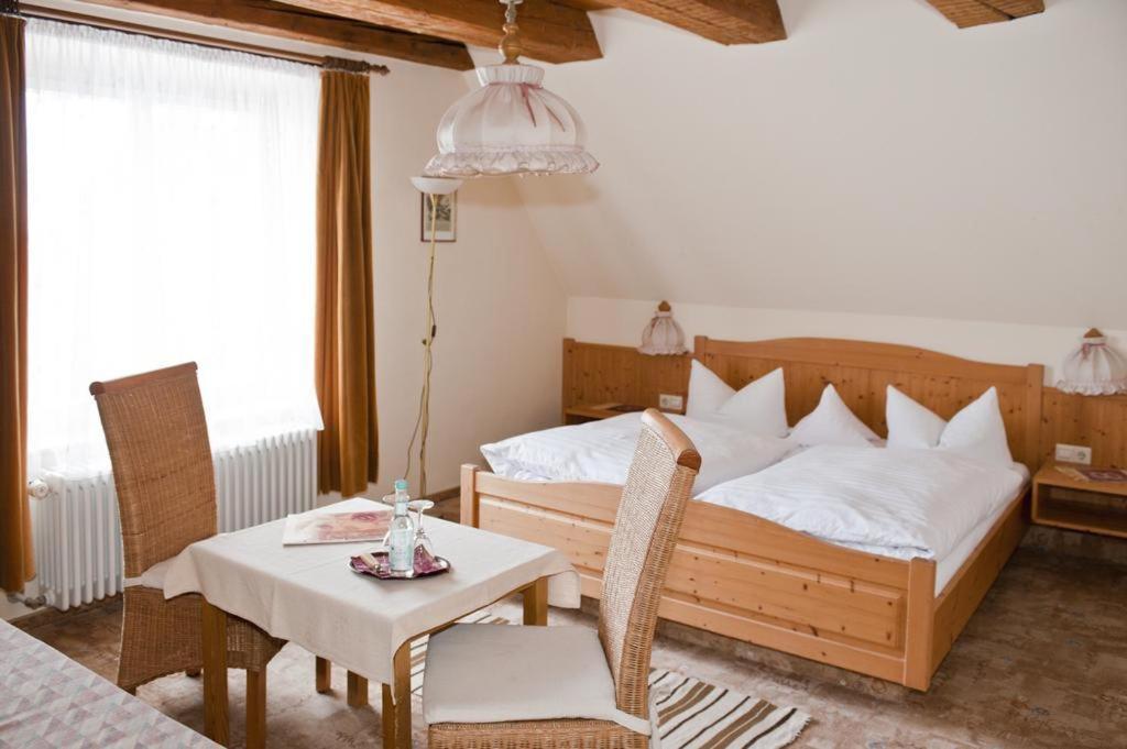 Hotel Gasthof Zur Post Wolfegg Buitenkant foto