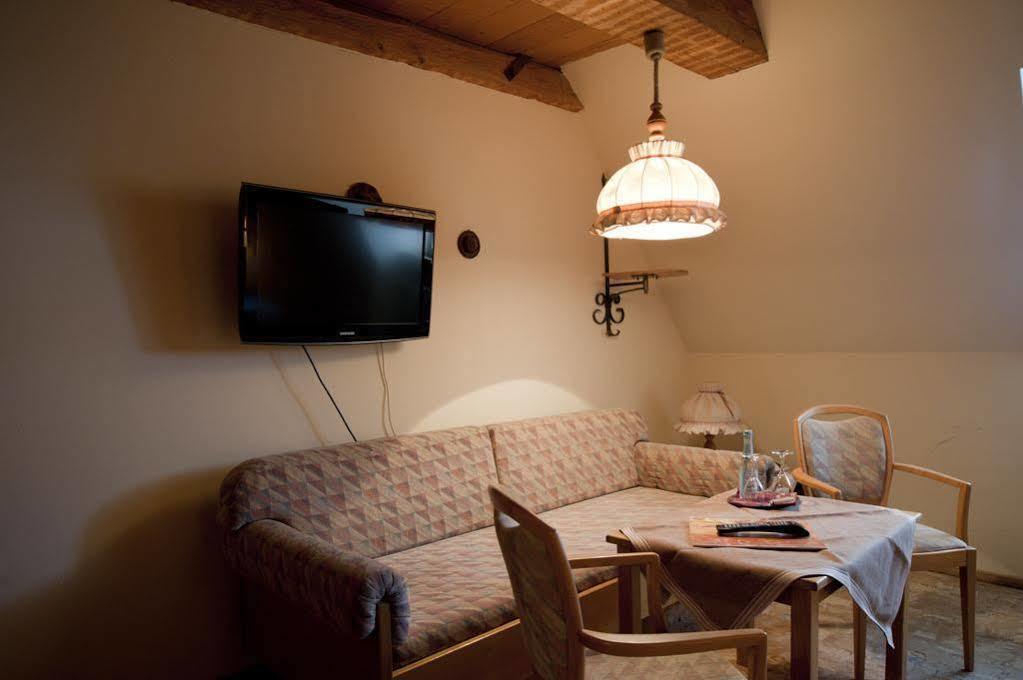 Hotel Gasthof Zur Post Wolfegg Buitenkant foto
